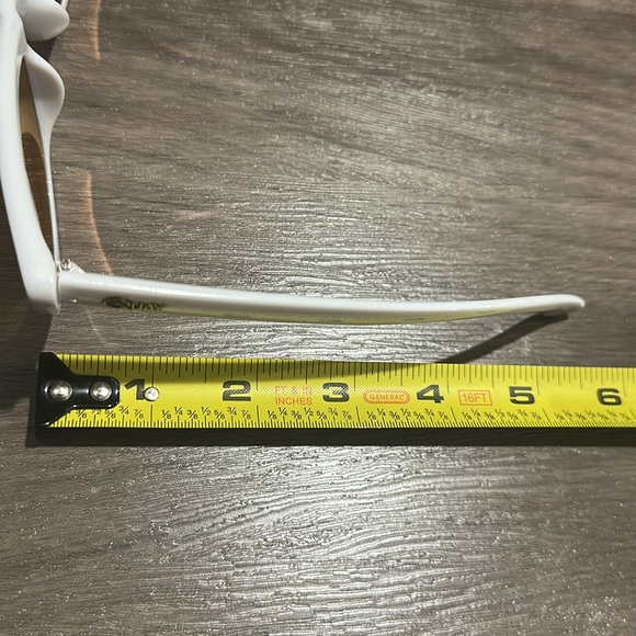Quay Australia mirrored Rhymes Sunglasses - Picture 12 of 12